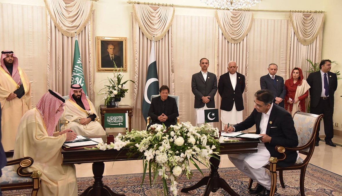 ولي العهد السعودي يفتتح جولته الآسيوية باتفاقات استثمارية بقيمة 20 مليار دولار في باكستان