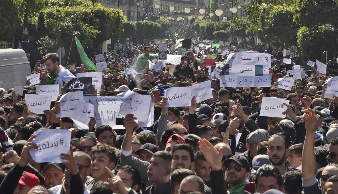 مواجهات قرب القصر الرئاسي في الجزائر: آلاف يتظاهرون ضدّ بوتفليقة