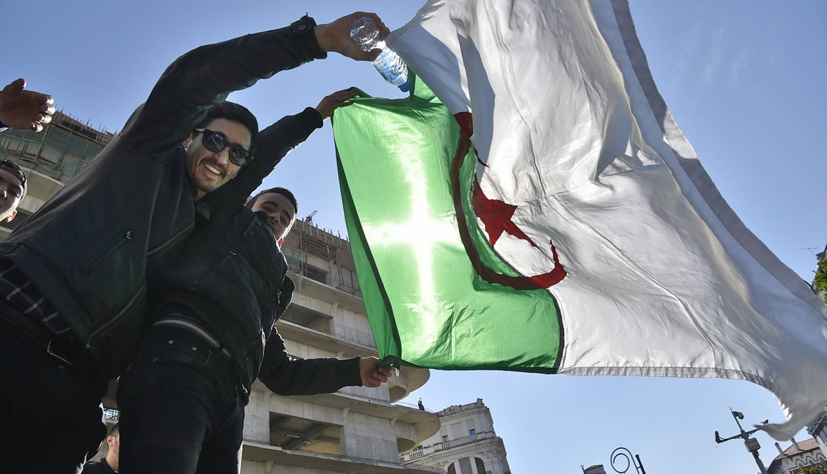 الجزائر: أبرز منافسي بوتفليقة ينسحب... علي بنفليس لن يترشّح للانتخابات الرئاسيّة