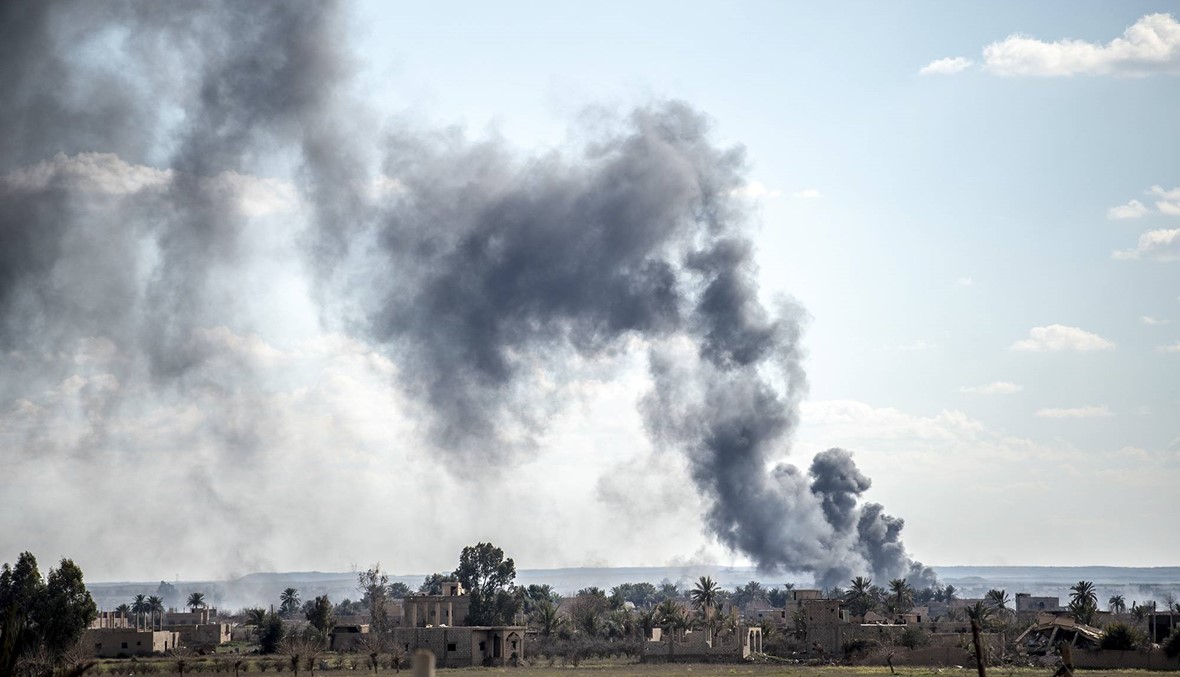 قصف مدفعي وغارات جوية تستهدف آخر جيب لتنظيم الدولة الإسلامية في شرق سوريا