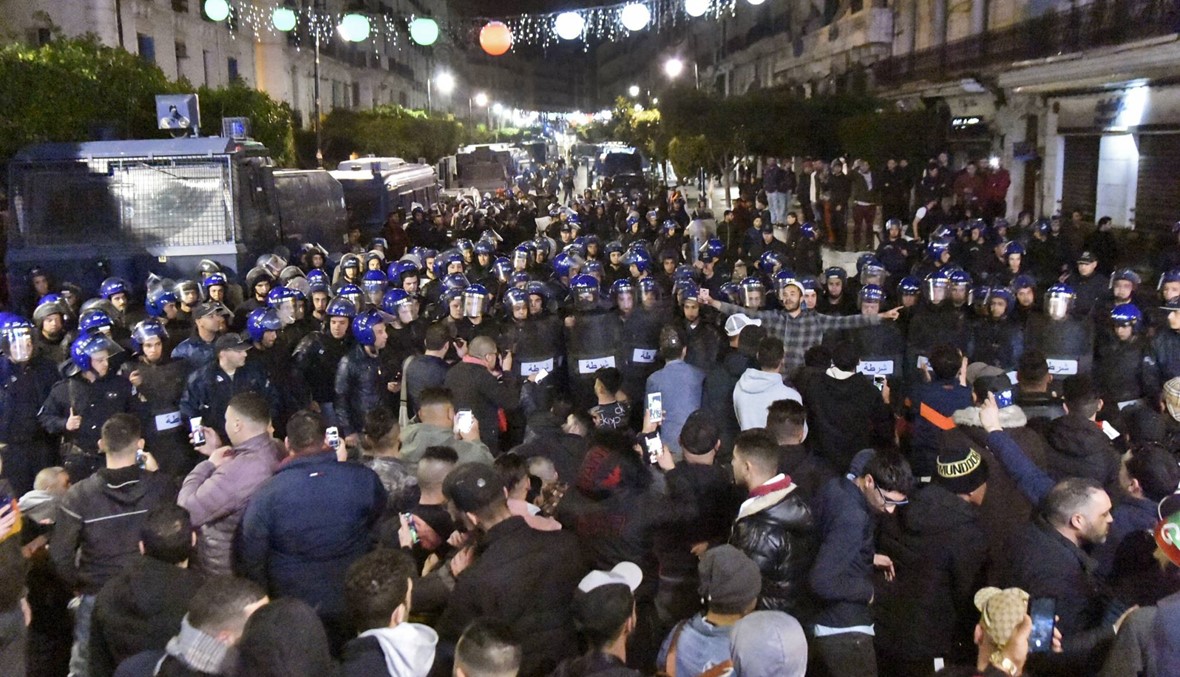 إثنين هادىء في الجزائر بعد ليلة طويلة من التّظاهرات: ترشّح بوتفليقة "شتيمة للشعب"