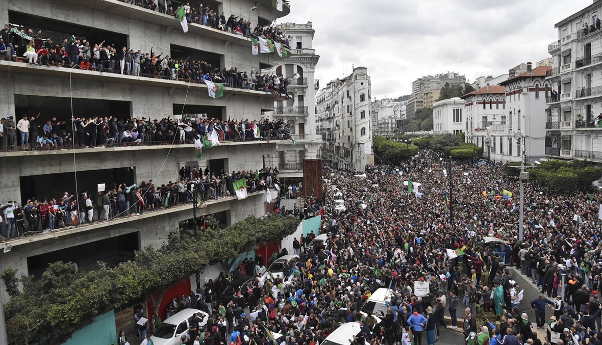 "حراك 8 مارس" في الجزائر: حشود كبيرة تظاهرت ضدّ بوتفليقة، و"نحن ملايين"