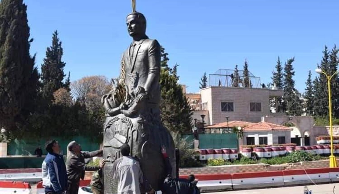 بالفيديو: تظاهرة في مدينة درعا احتجاجاً على رفع تمثال للرئيس حافظ الأسد