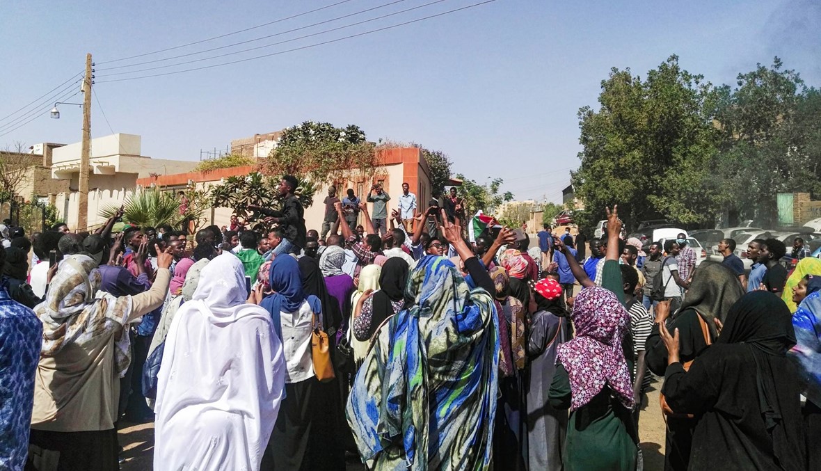 تجدّد التّظاهرات في السودان: حكومة محمد طاهر ايلا أدّت اليمين