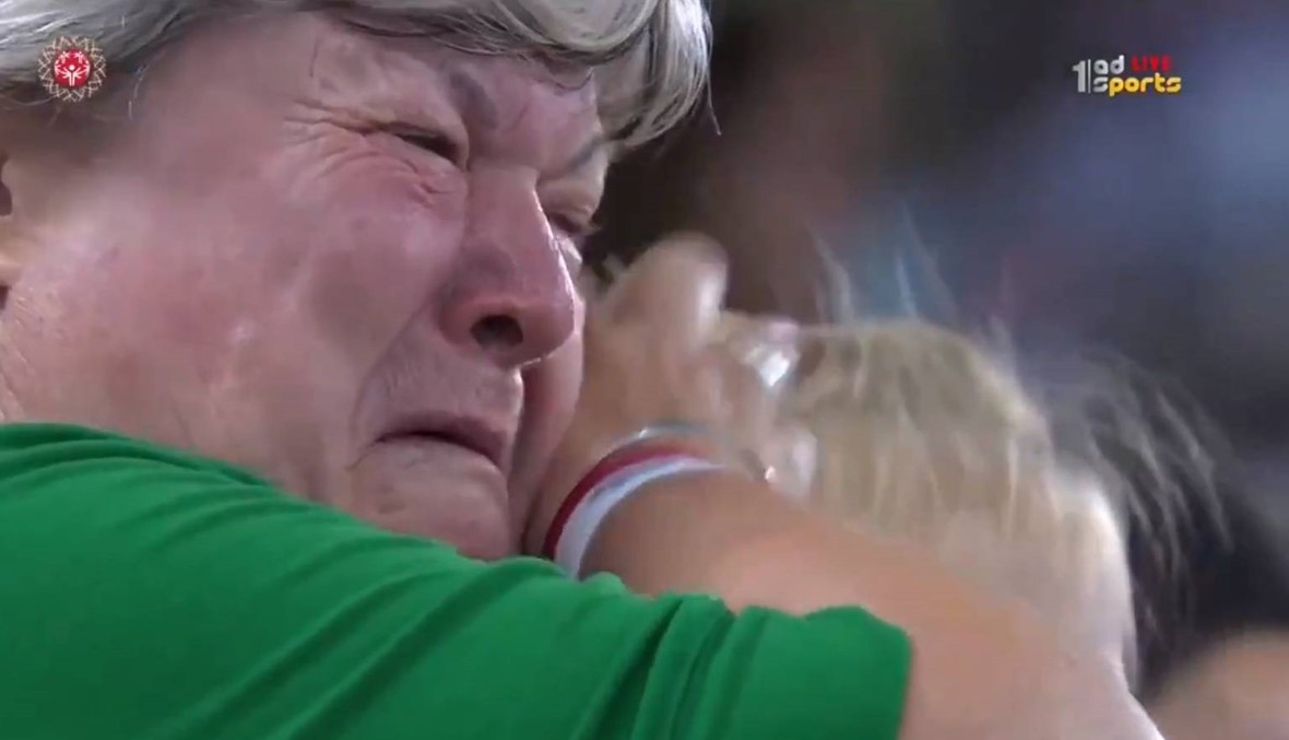 بالفيديو: مشهد مؤثر لأم وابنها في أولمبياد أبو ظبي