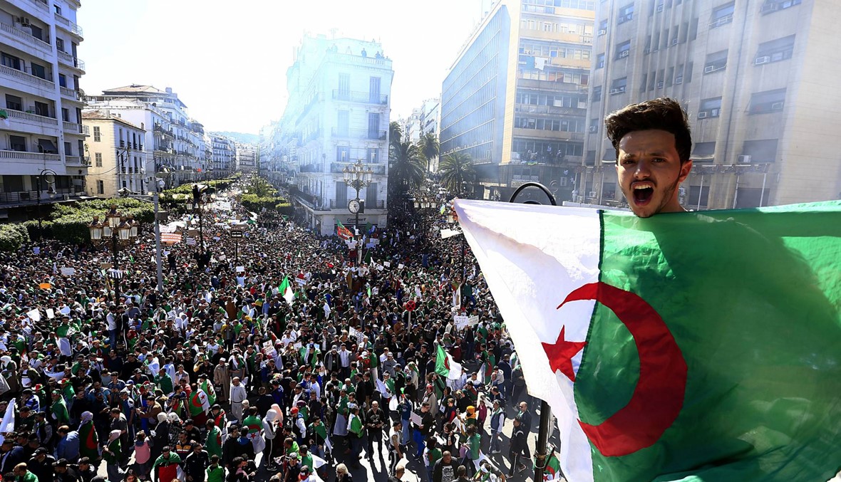 الاحتجاجات في الجزائر تمتدّ في الزمن... ماذا يمكن أن تقدّم السُّلطة لتهدئة الشّارع؟