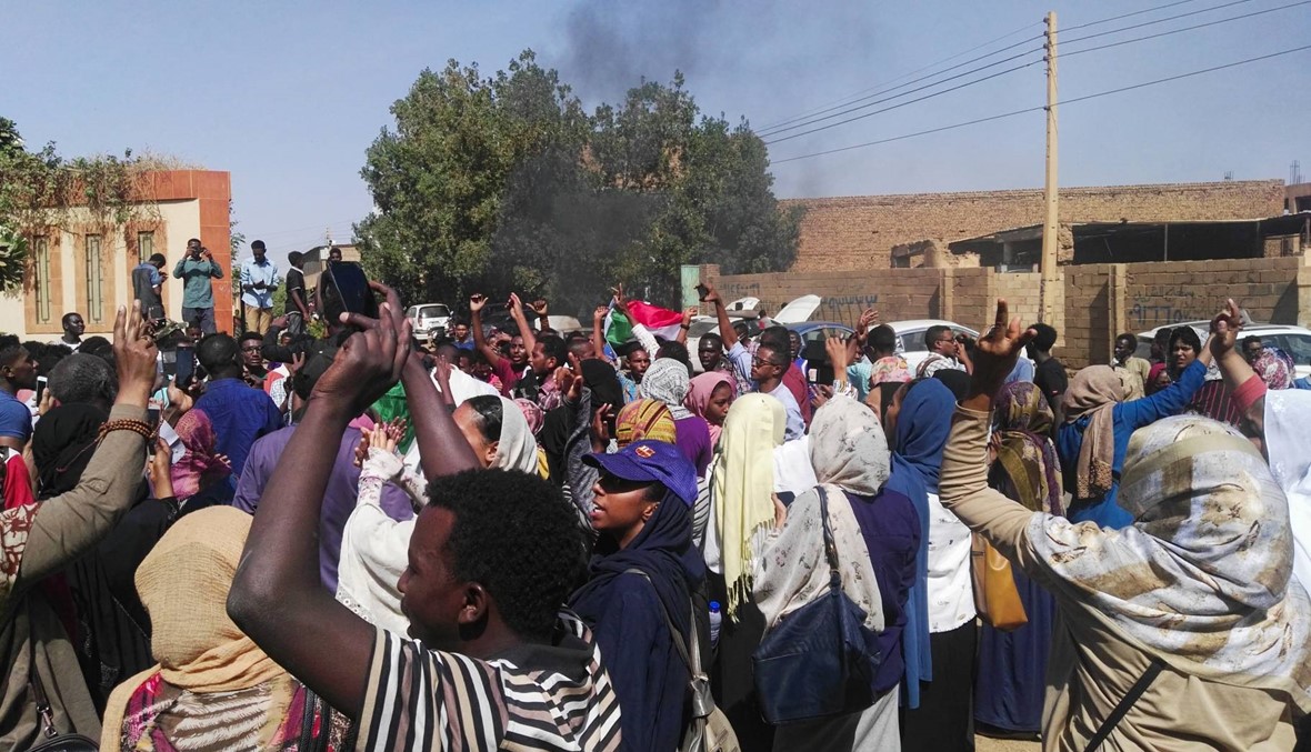 سودانيّون يتظاهرون في الخرطوم "دعماً للعاطلين عن العمل"
