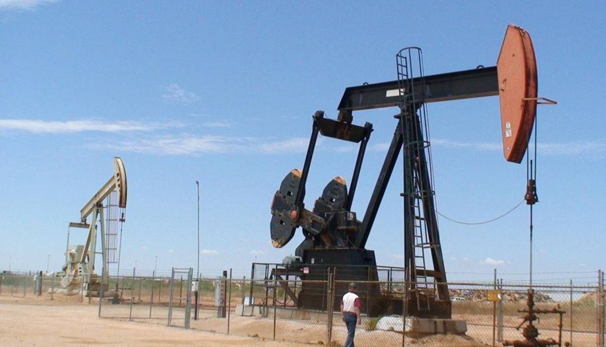 أسعار النفط قرب أعلى مستوياتها بفعل تخفيضات أوبيك والعقوبات الأميركية