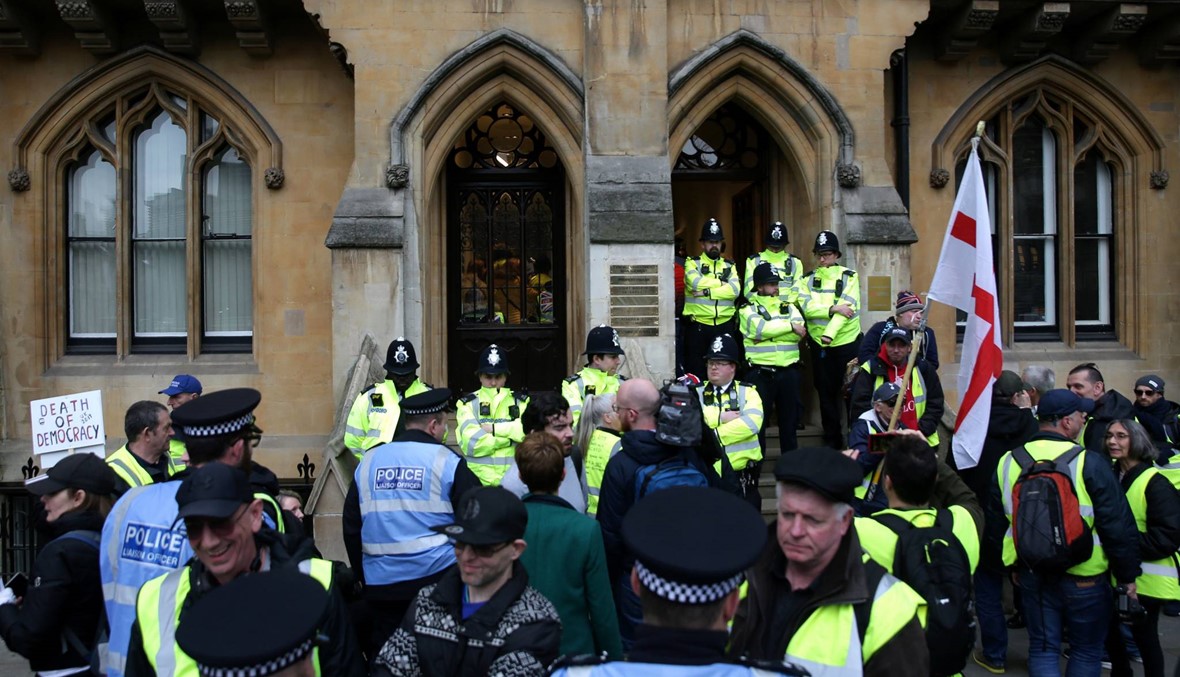 5 مساجد تعرضت لتخريب في بريطانيا: الشرطة تفتح تحقيقاً