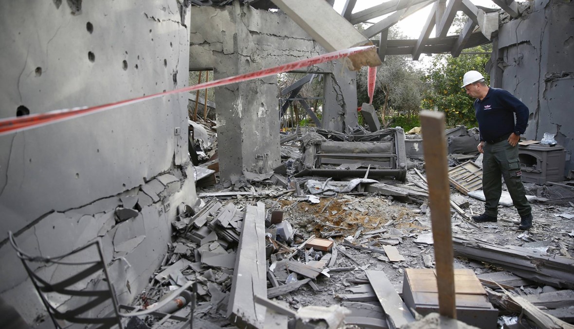 اسرائيل تتهم حماس بإطلاق الصاروخ الذي سقط قرب تل أبيب وترسل تعزيزات الى محيط غزة