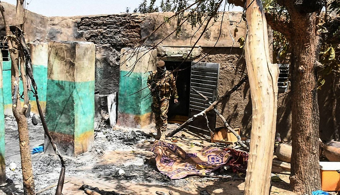 رئيس مالي يتعهّد تعزيز الأمن بعد مقتل 160 شخصاً بمذبحة إتنية