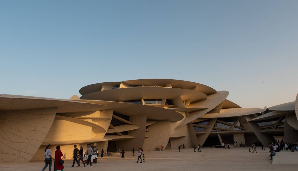 افتتاح فاتن لمتحف قطر الوطني... "وردة الصحراء" تجعلك تتهيّأ أنّ المبنى ينمو من الأرض