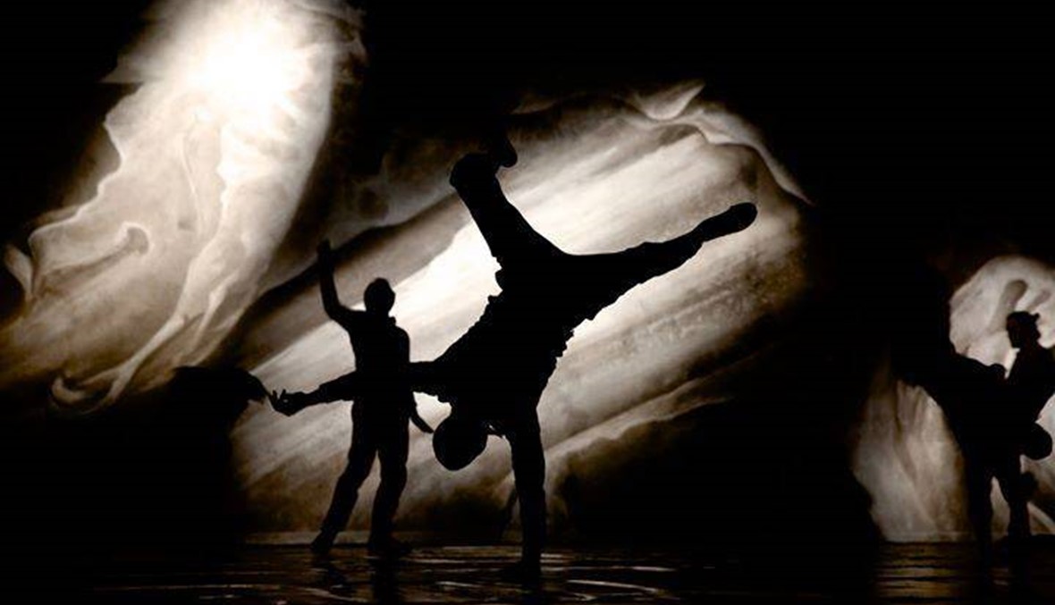 "أكروراب" الفرنسية تفتتح مهرجان رام الله للرقص المعاصر: "عَ وين؟"