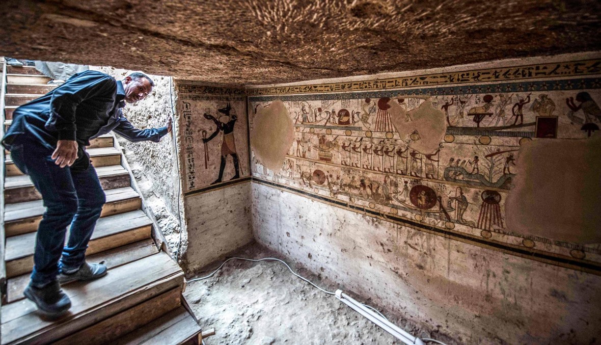 اكتشاف مقبرة تعود لأكثر من ألفي سنة في مصر (فيديو وصور)