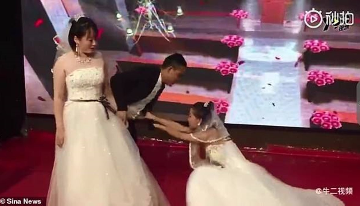 امرأة اقتحمت حفل زفاف حبيبها السابق وتوسّلت إليه أمام عروسه (فيديو)