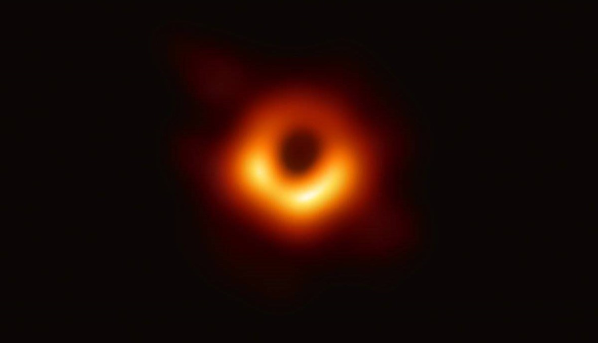 اكتشاف علميّ نادر... صورة لأول ثقب أسود في الفضاء (فيديو)