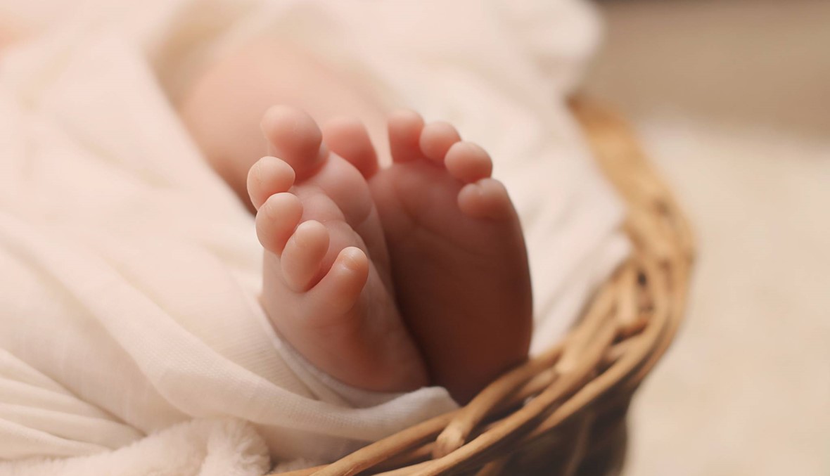 سابقة عالميّة في علاجات العقم: ولادة طفل يحمل الحمض النووي لثلاثة أشخاص