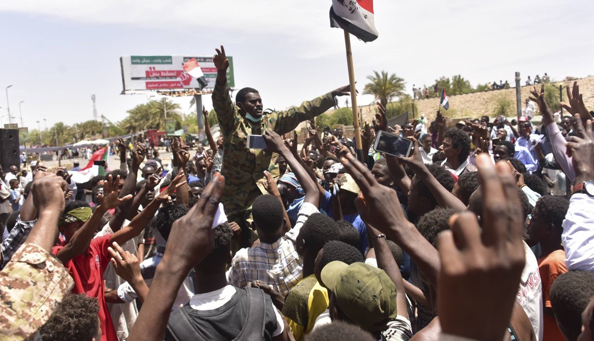 الخارجية السودانيّة تدعو المجتمع الدولي إلى "دعم المجلس العسكري"