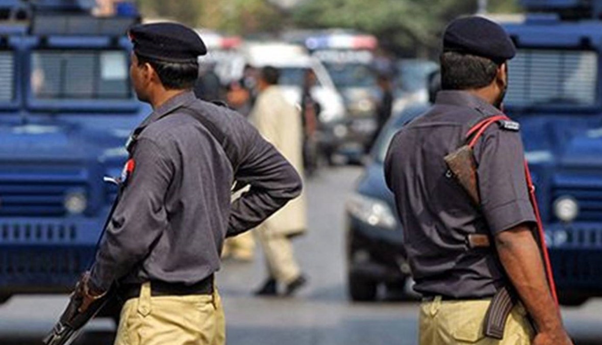 مسلحون يقتلون 14 شخصا بعد إنزالهم من حافلات في باكستان