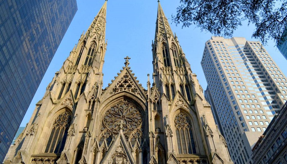 توقيف شخص يحمل قارورتي بنزين في كاتدرائية في نيويورك