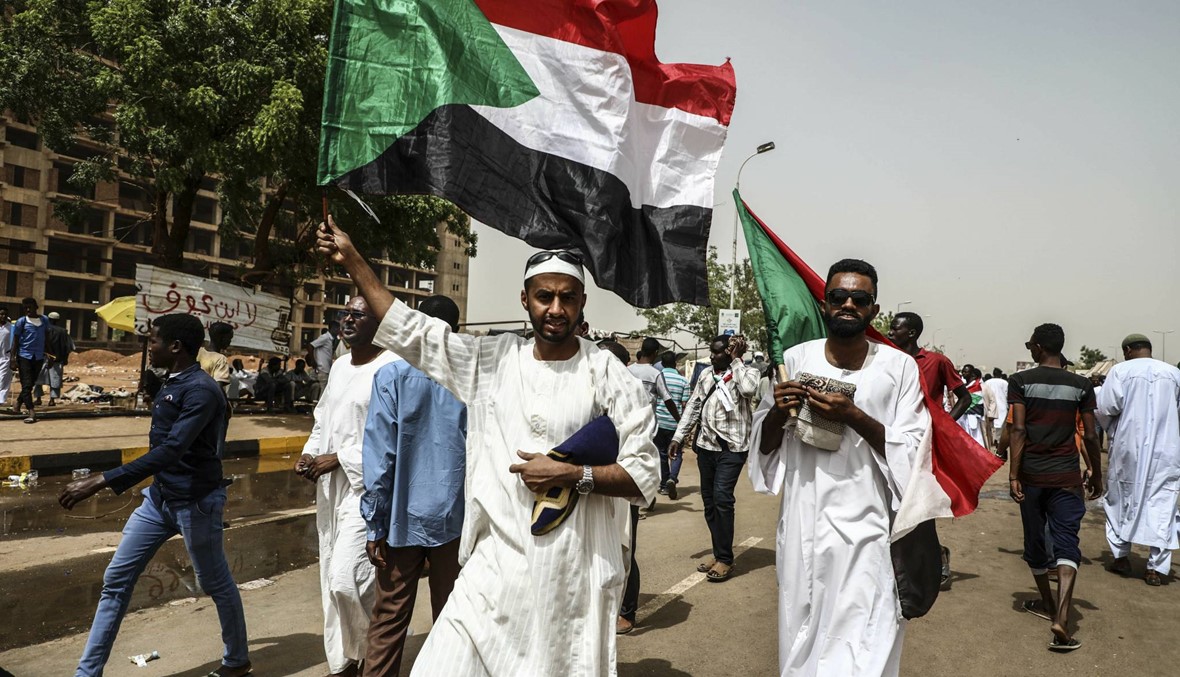 على وَقْع التظاهرات في السودان: إعلان عن تأليف مجلس مدني الأحد
