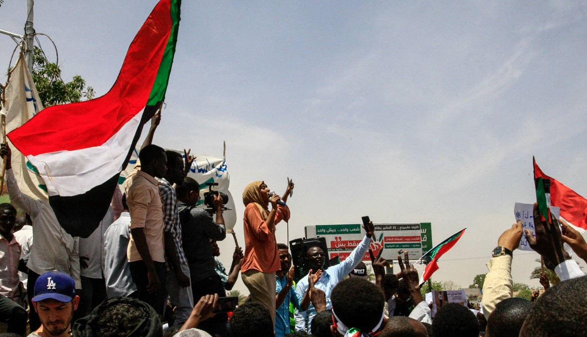 الخرطوم: محادثات بين قادة الاحتجاجات والمجلس العسكريّ