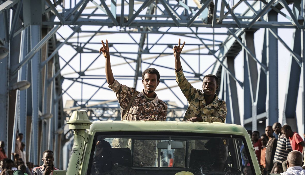 القضاة السودانيون ينضمّون الى المحتجّين والمجلس العسكري يدعو قادة الى اجتماع