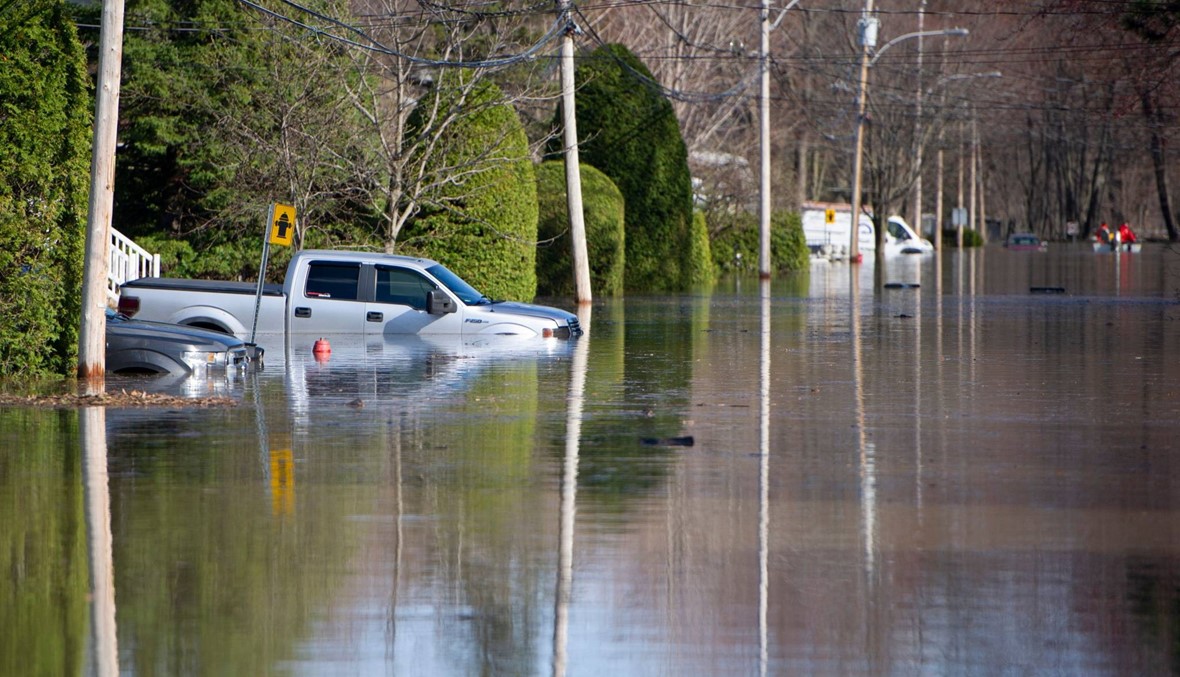 إجلاء عشرة آلاف شخص بسبب الفيضانات في كندا