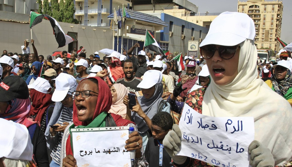 دعوة إلى "موكب مليوني"... السودانيّون يتظاهرون في الخرطوم