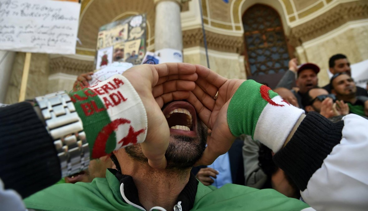 الجزائريّون يتظاهرون للجمعة الـ11: "لن نتوقّف في رمضان"