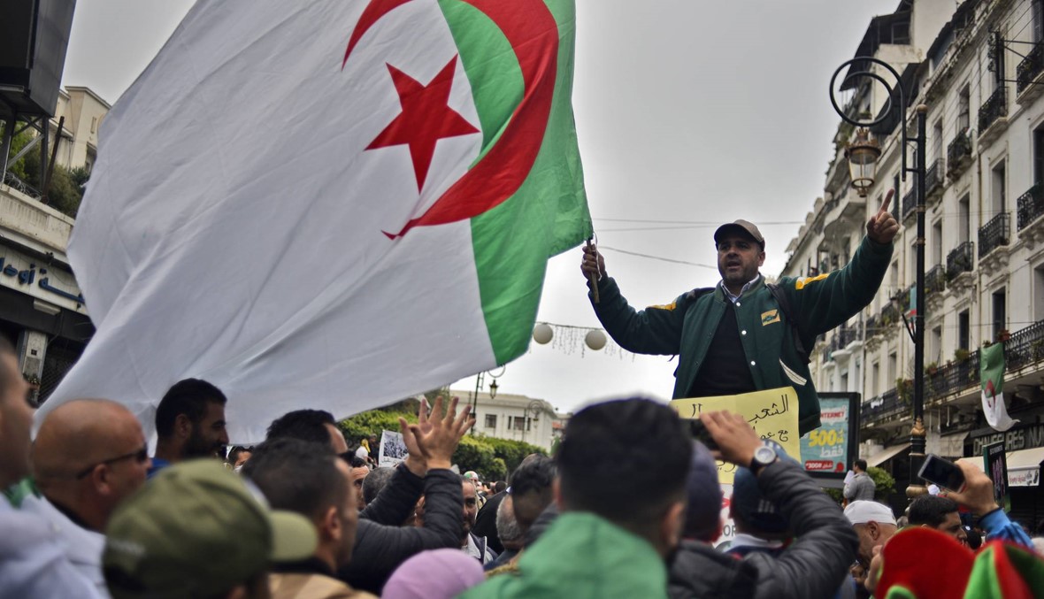 الجزائر: القضاء العسكري يأمر باحتجاز شقيق بوتفليقة ورئيسين سابقين للمخابرات