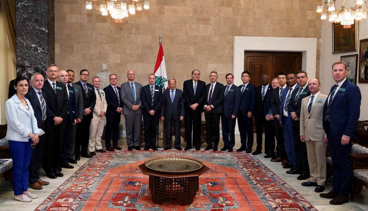 عون: استمرار وجود النازحين السوريين بكثافة في لبنان يشكل خطراً مباشراً