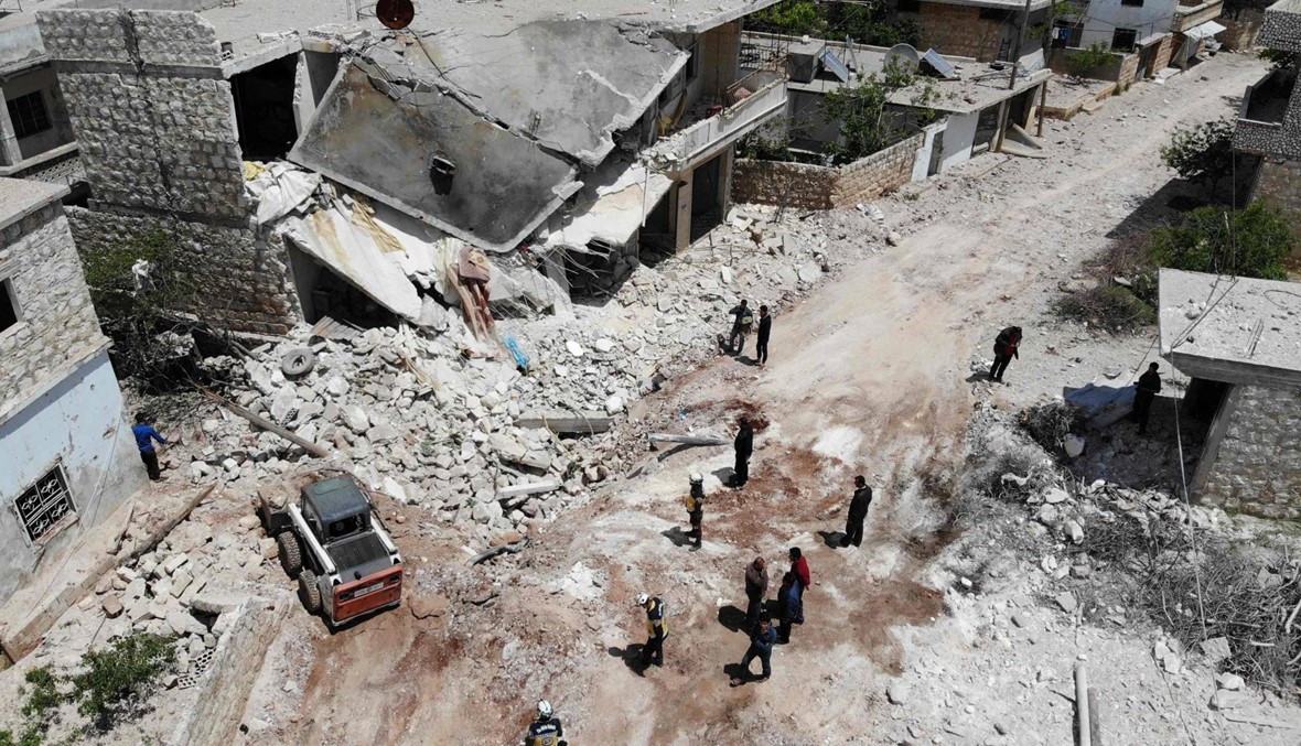 "المرصد السوري": مقتل عشرة مدنيين في قصف جوي على إدلب ومحيطها