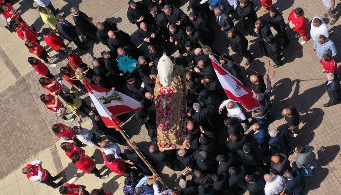 بالفيديو: صفير عاد إلى عرينه في بكركي محمولاً على الأكتاف كعريس الكنيسة المارونية