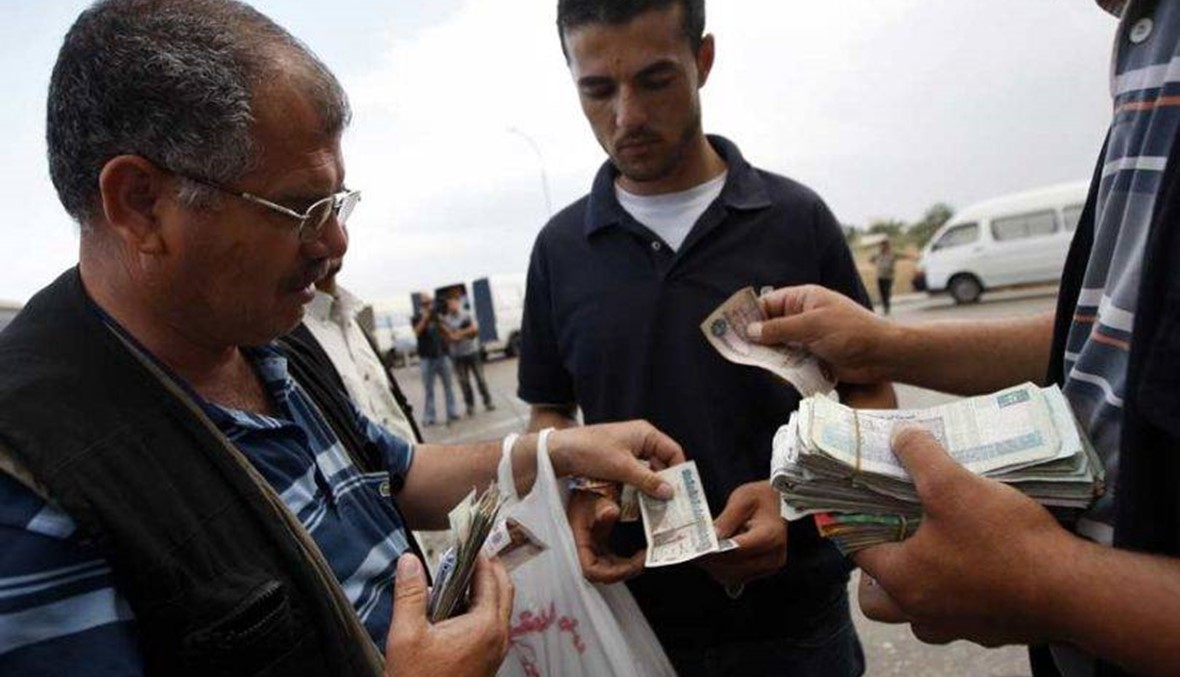 الجنيه المصري يرتفع أمام الدولار لأعلى مستوى في عامين