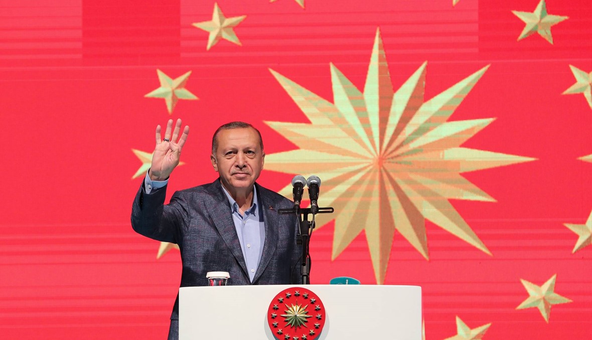 تركيا ترفع قرار منع الزعيم الكردي أوجلان من لقاء محاميه