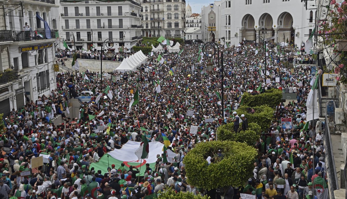 آلاف الجزائريّين تظاهروا للجمعة الـ13: "يا للعار، يا للعار"