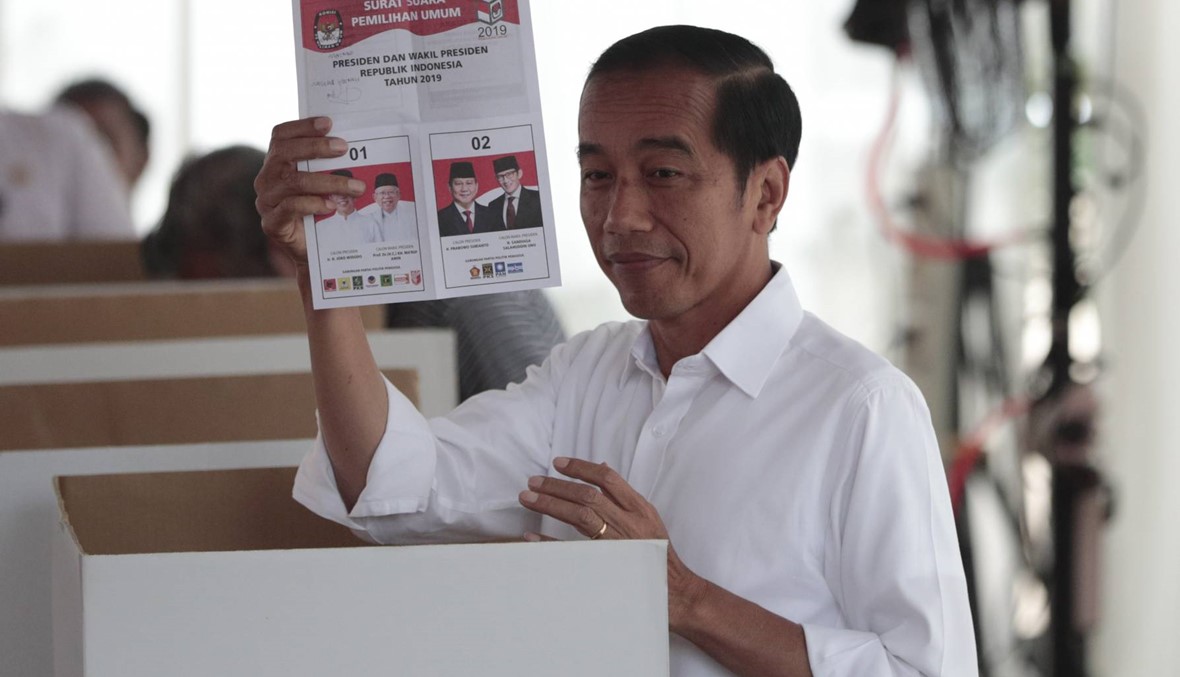 الرئيس الإندونيسي جوكو ويدودو يفوز بولاية ثانية