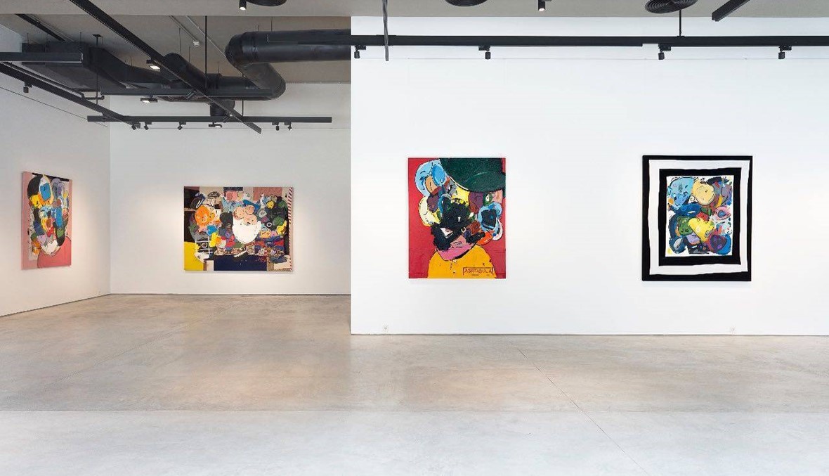 معرض للفنان جوني تشيتوود: أعمال تفيض بالأطياف النابضة بالحياة