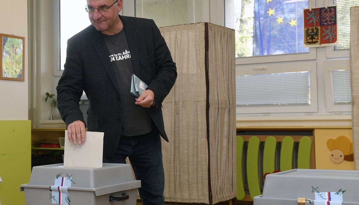 اليوم الأخير من الانتخابات الأوروبية: فتح مراكز الاقتراع في تسع دول
