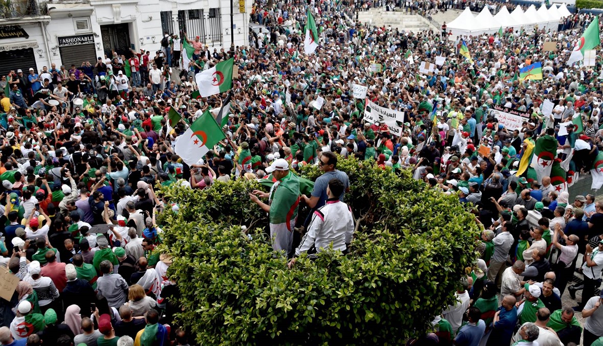 "وضع غير مسبوق" في الجزائر: انتهت المهلة، و"لا مرشّحين" للانتخابات الرئاسيّة