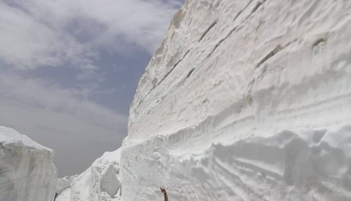 بحر وثلج هذا لبنان
