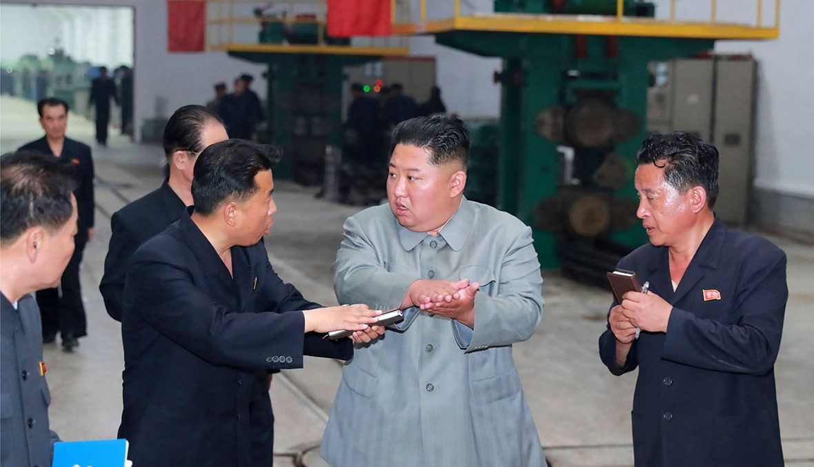 زعيم كوريا الشمالية يزور مصانع لمنصات إطلاق صواريخ... "قوّتنا النووية مكتملة"