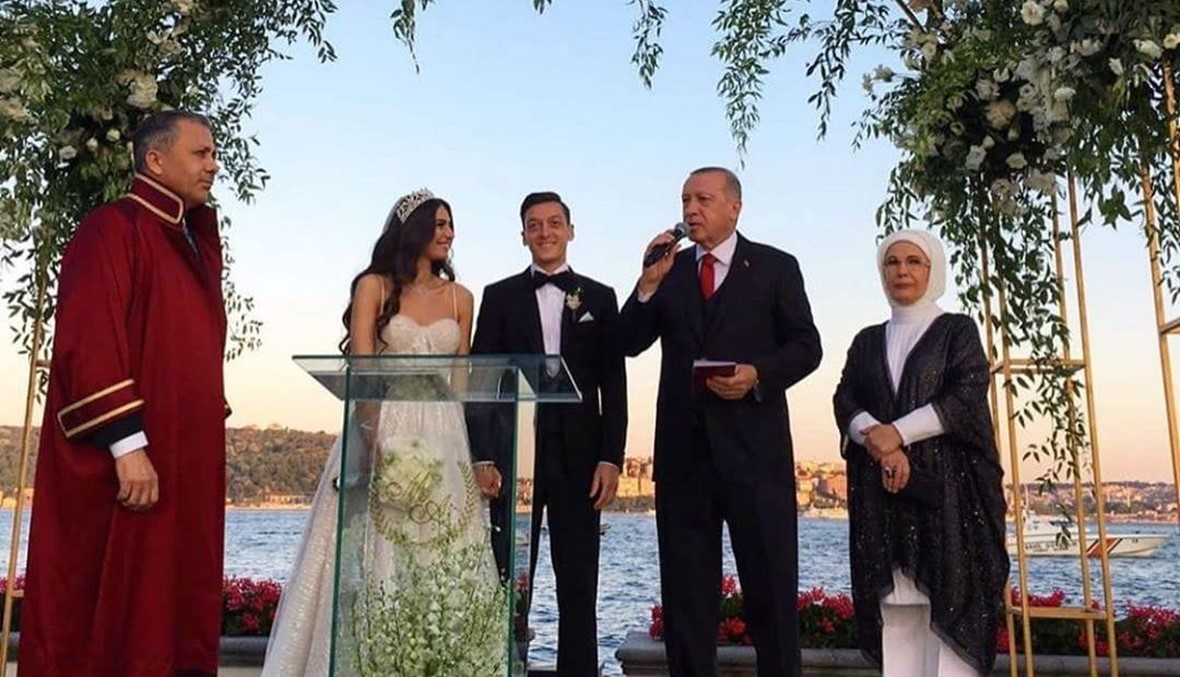 أردوغان وزوجته شاهدان على زواج مسعود أوزيل وأمينة غولشي (صور وفيديو)