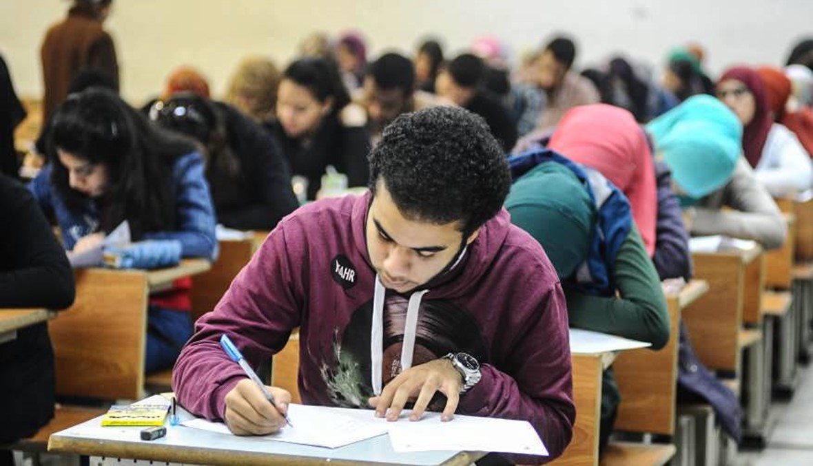 وفيات وإصابات وإغماءات... شبح امتحانات الثانوية العامة يهدّد المصريين