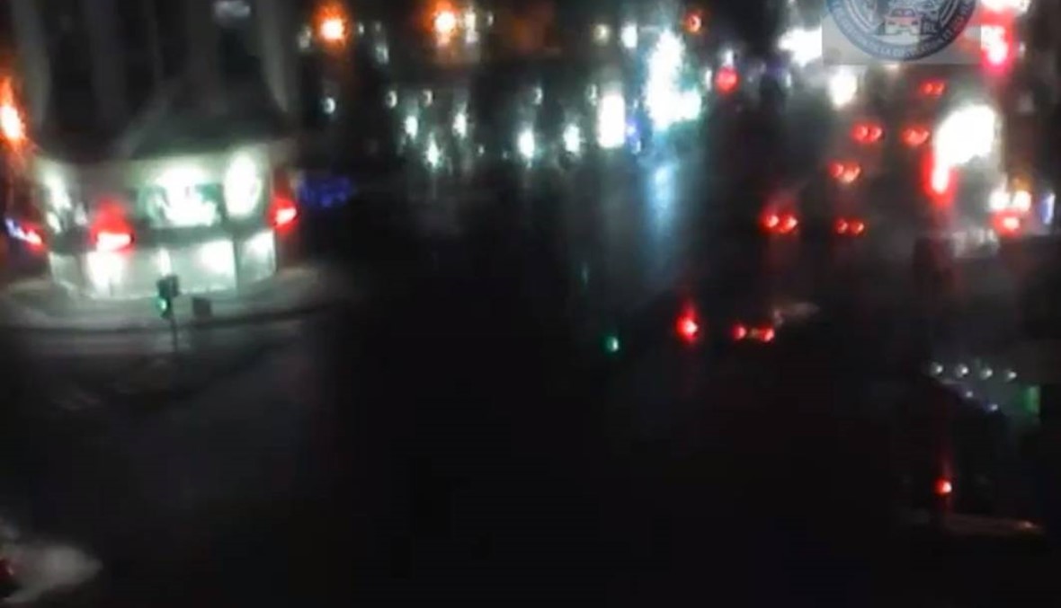 حادث مروّع في الجديدة... 8 سيارات تجاوزت الإشارة الحمراء (فيديو)