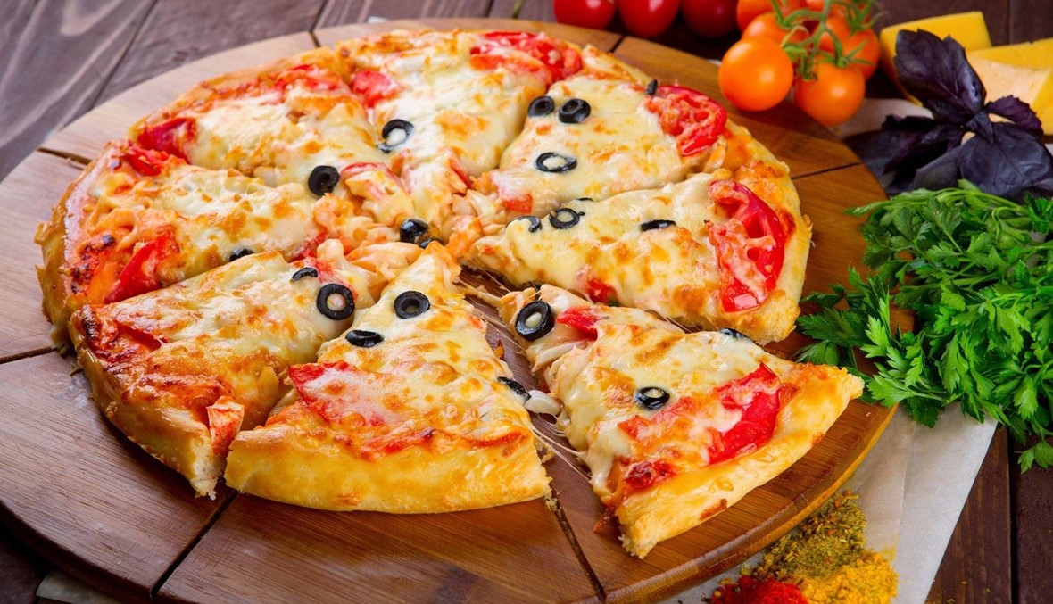 البيتزا بعجينة الحمص: طبق "جنونيّ" ليس له مثيل
