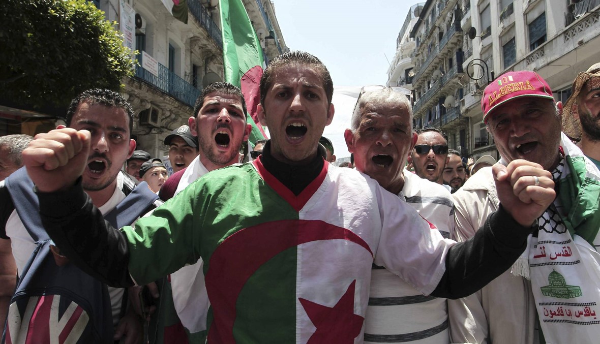 تحقيق في قضايا فساد بالجزائر: رئيس الوزراء ووزير المال السابقان مثلا أمام المحكمة
