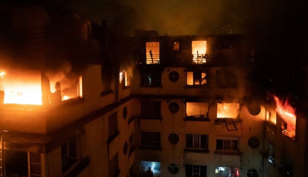 مصرع ثلاثة أشخاص في حريق مبنى بوسط باريس