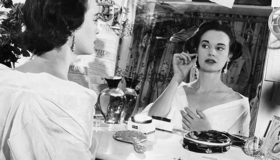 وفاة مصممة الأزياء الشهيرة غلوريا فندربلت